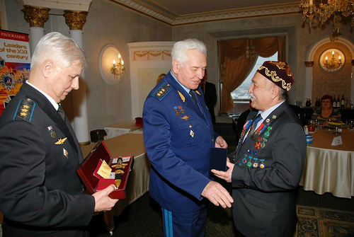 Награждение Базылхана Дюсупова